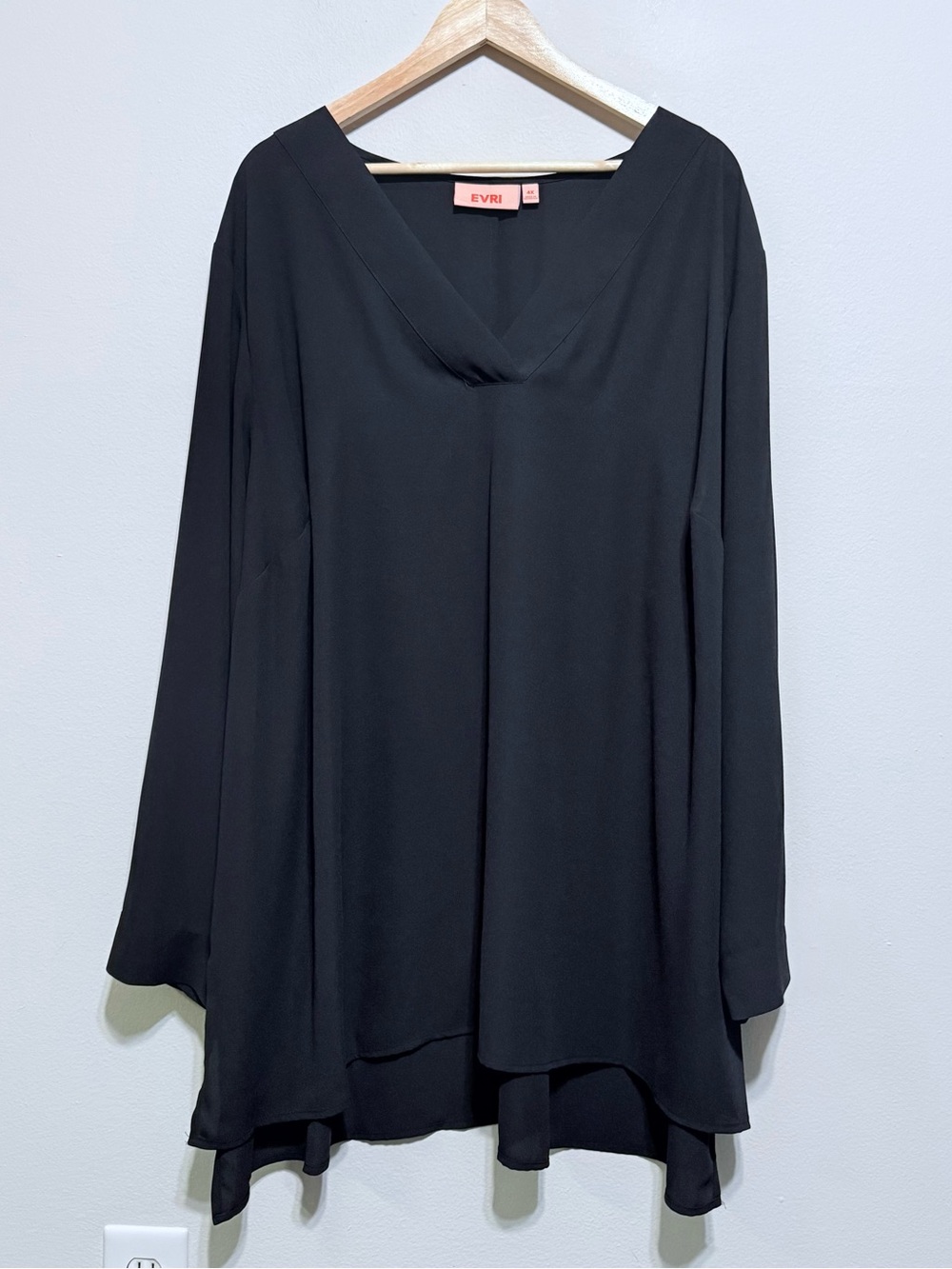 EVRI Blouse Women 4X Black V-Neck Tunic Long Sleeve Solid Relaxed Fit Workwear